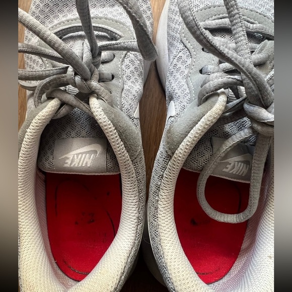 Nike Tanjun Shoes Women’s Size 6 - Picture 7 of 11